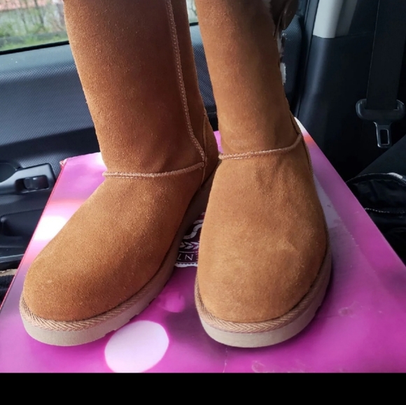 NWT Brown Suede Womens Boots - Picture 5 of 8